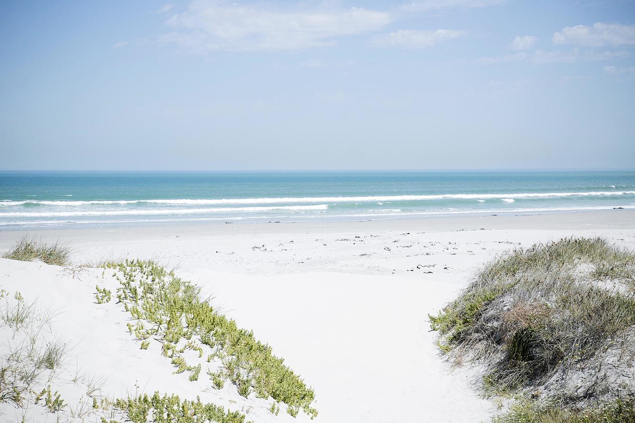 Amazing Beach House In Melkbos! Van Riebeeckstrand Exterior foto