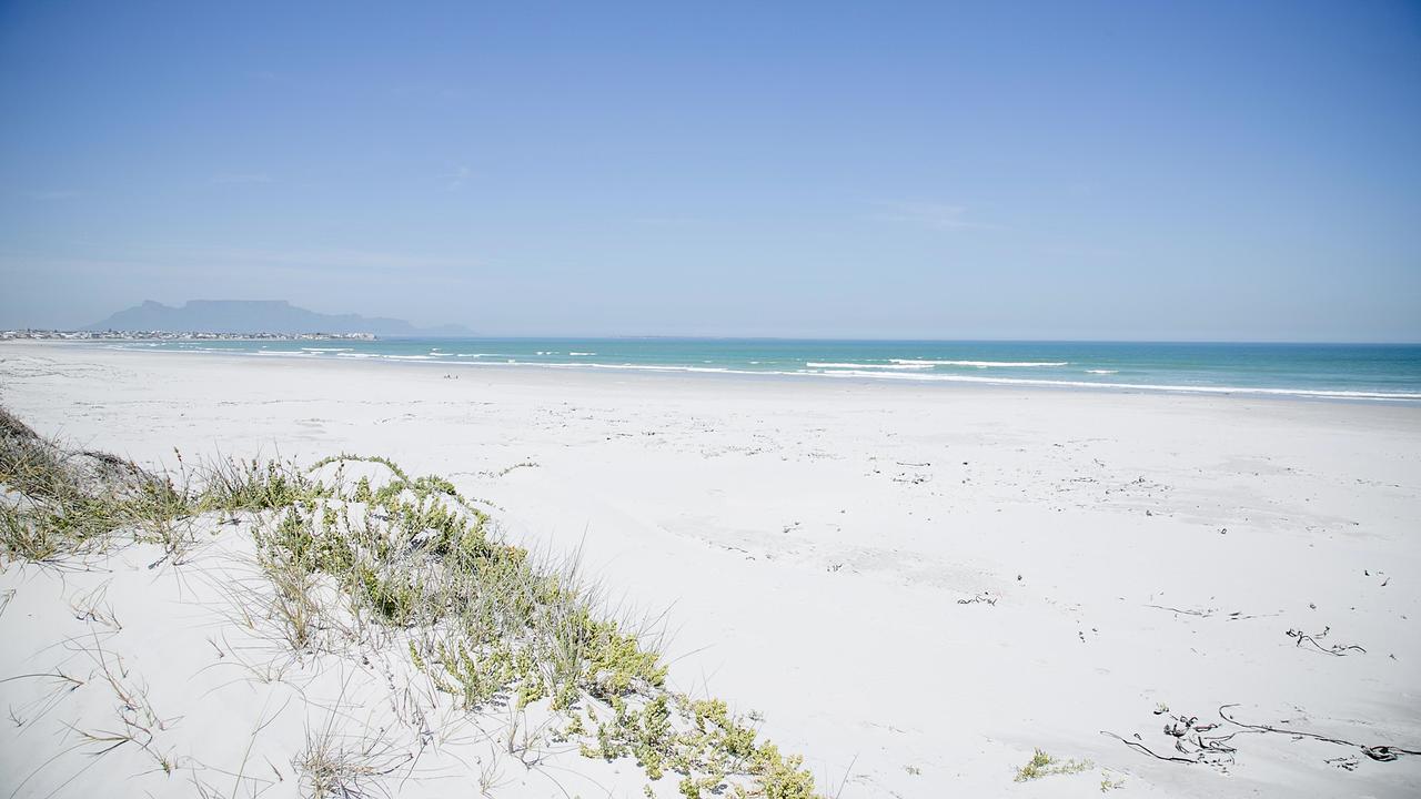 Amazing Beach House In Melkbos! Van Riebeeckstrand Exterior foto